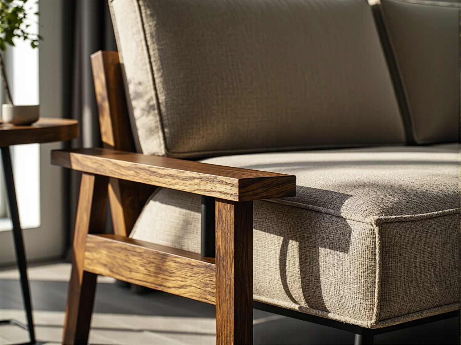 Czarna szafa do wnętrza glamour z oświetleniem LED.