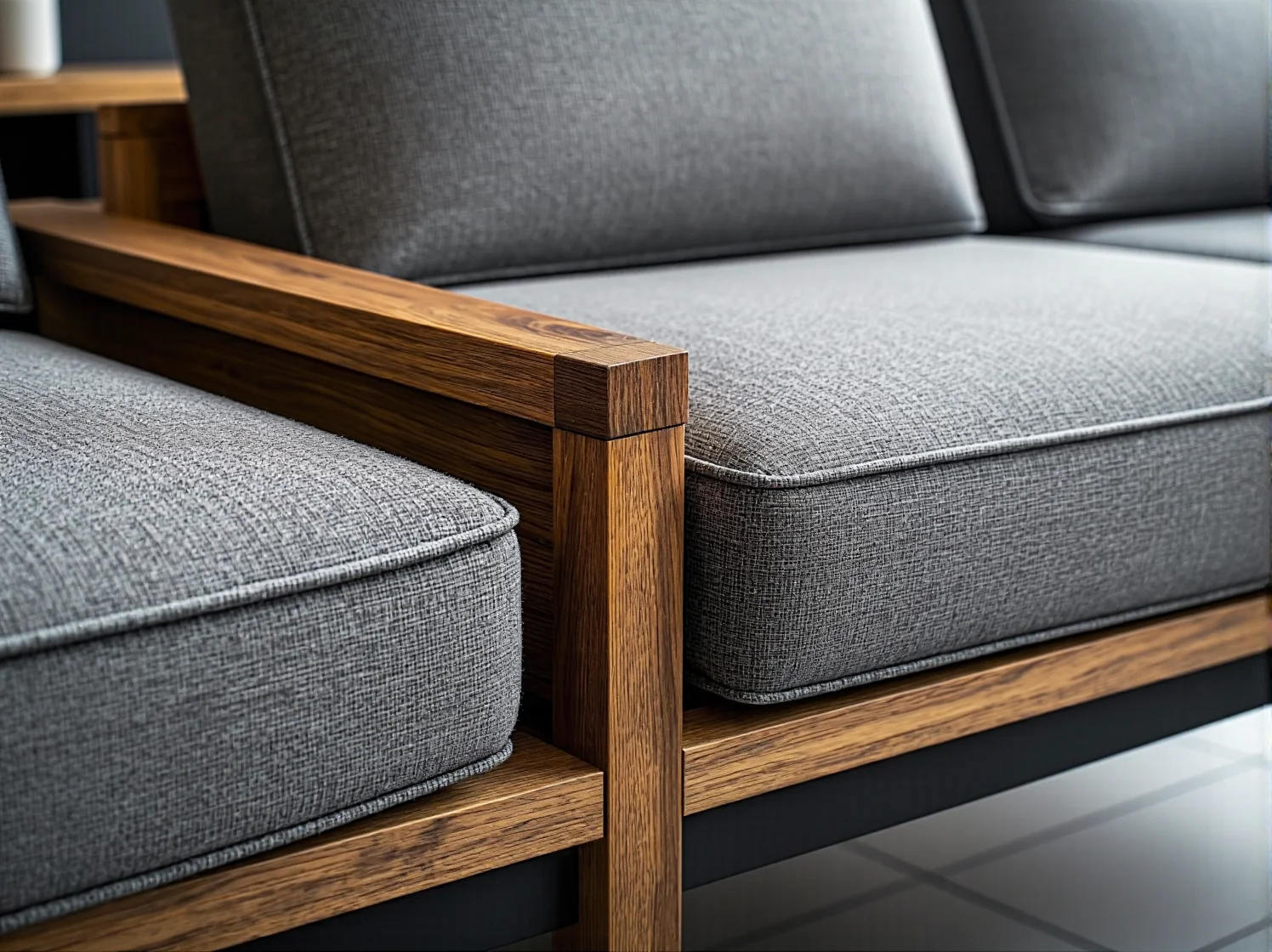 Kompaktowy fotel z funkcją spania oszczędzający miejsce w salonie