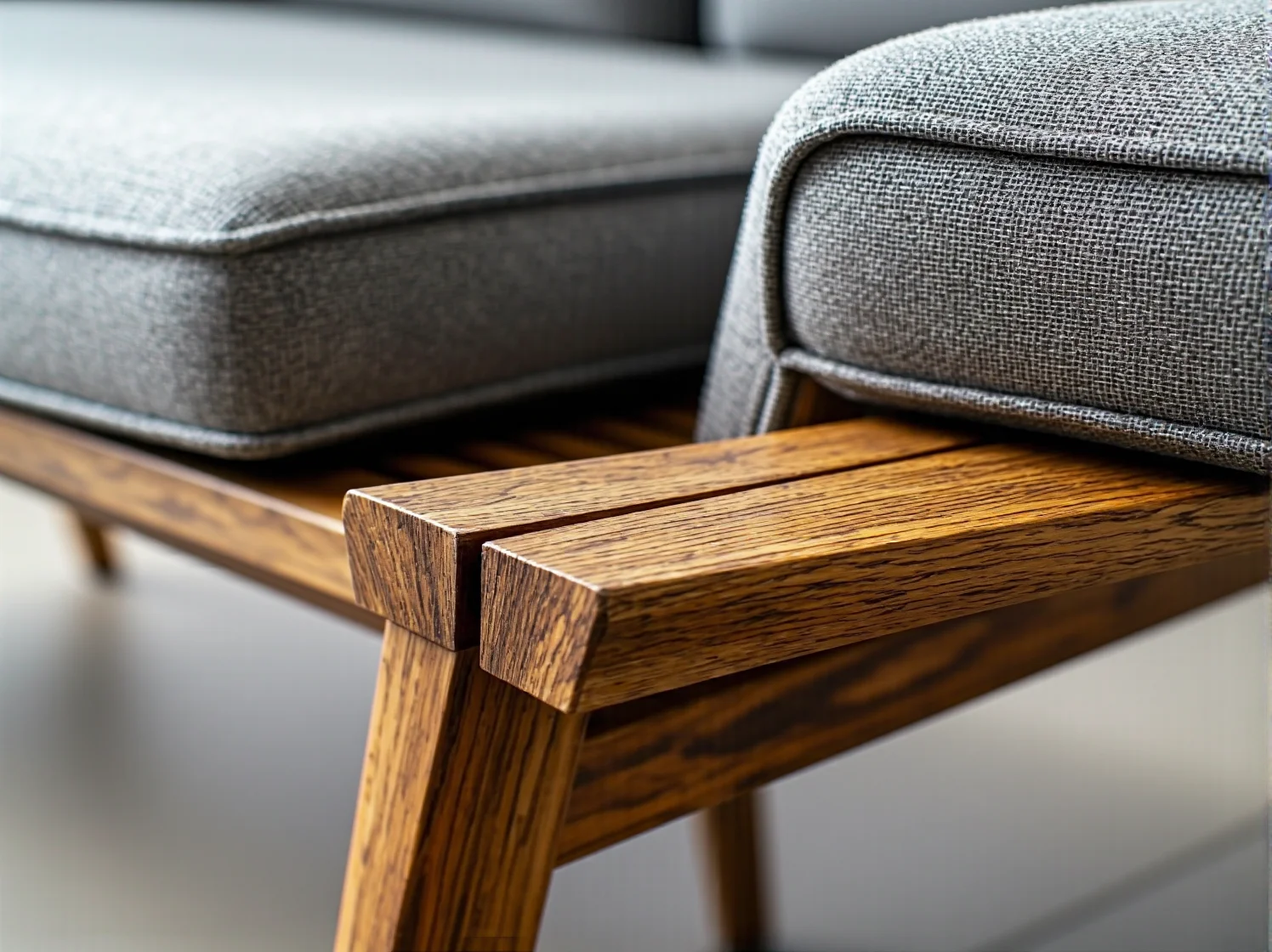 Nowoczesne meble luksusowe podnoszące prestiż i wartość estetyczną przestronnego wnętrza.